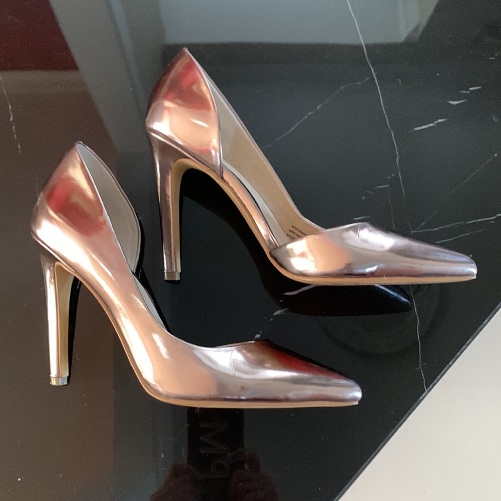Joe’s 7.5 metallic pewter color ON TREND